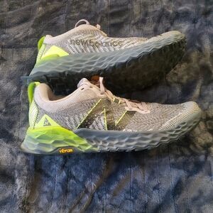 New Balance Fresh Foam X Hierro V6 Gray/Green WTHIERO6 woman's size 11 sneakers